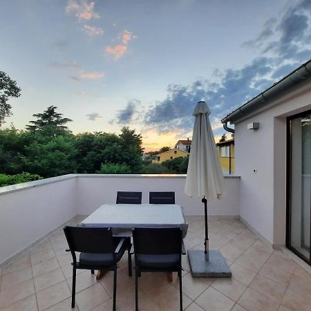Apartman Sofia โปเรช ภายนอก รูปภาพ