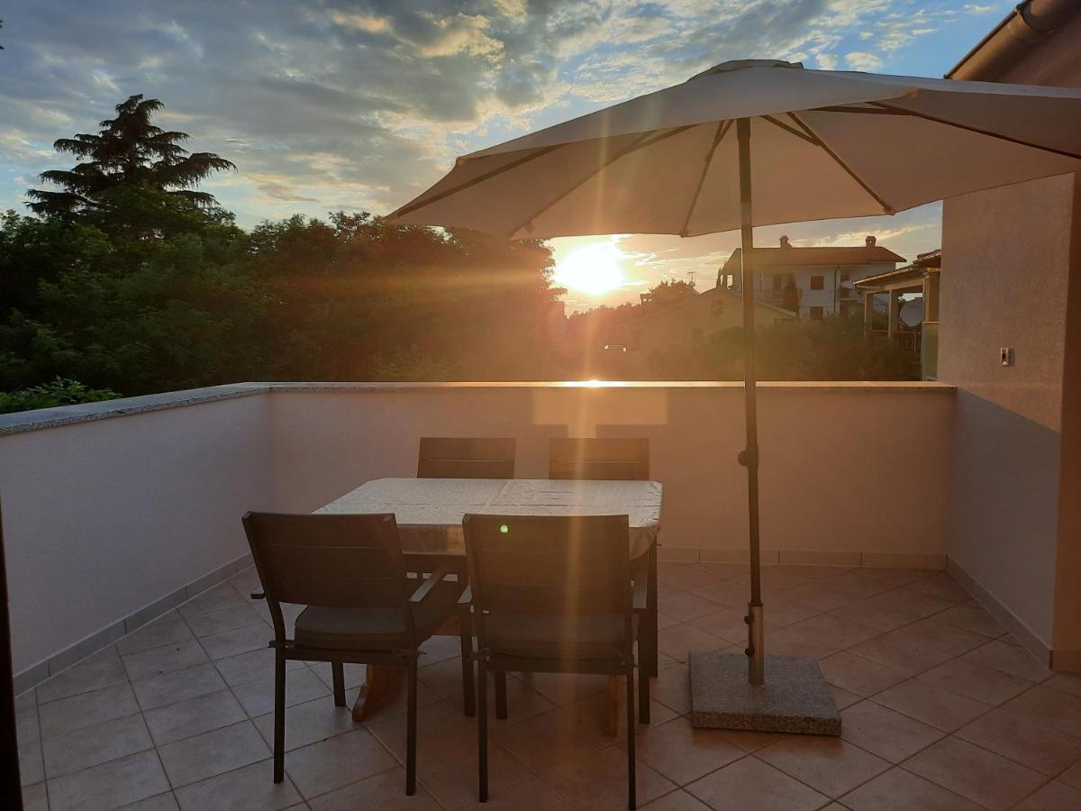 Apartman Sofia โปเรช ภายนอก รูปภาพ