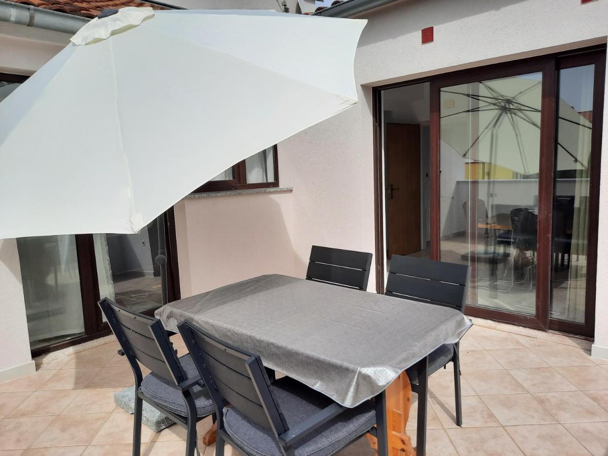 Apartman Sofia โปเรช ภายนอก รูปภาพ