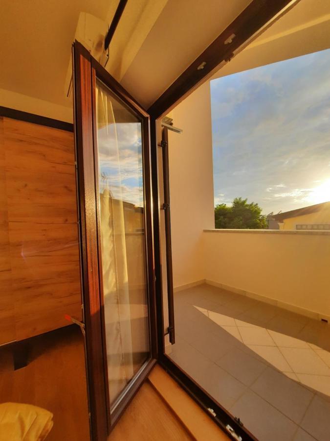Apartman Sofia โปเรช ภายนอก รูปภาพ