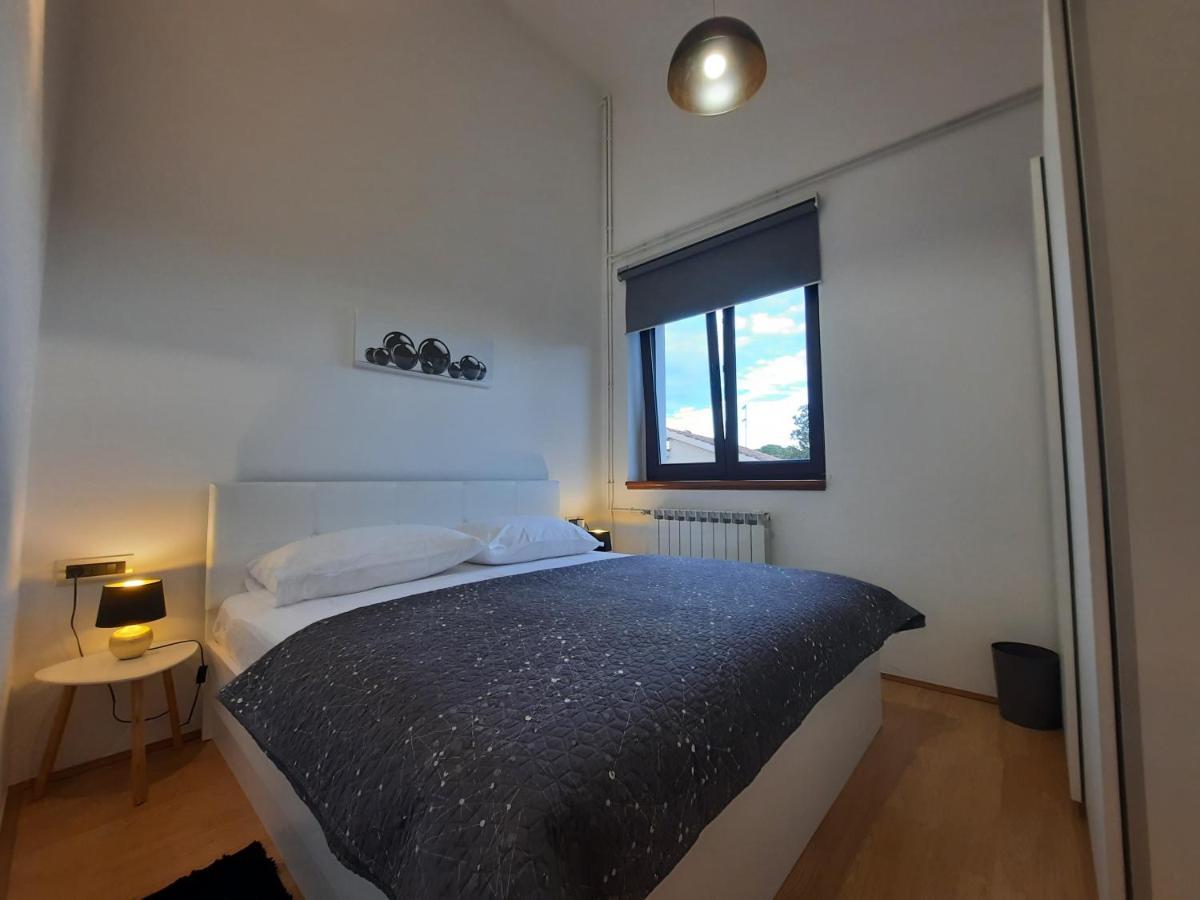Apartman Sofia โปเรช ภายนอก รูปภาพ
