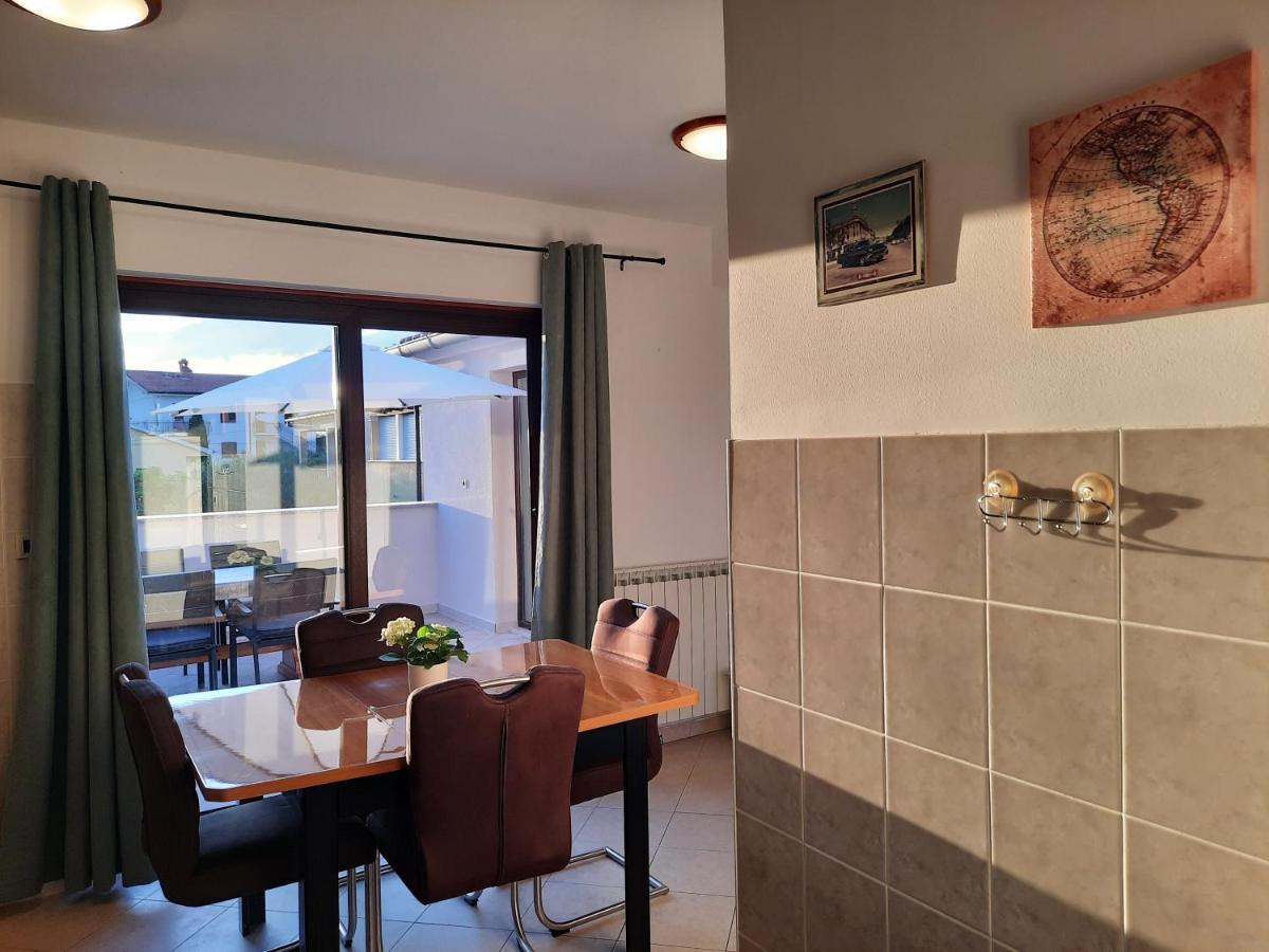 Apartman Sofia โปเรช ภายนอก รูปภาพ